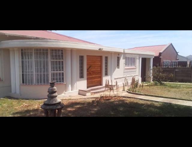 3 BEDROOM HOUSE FOR SALE IN THE HILL